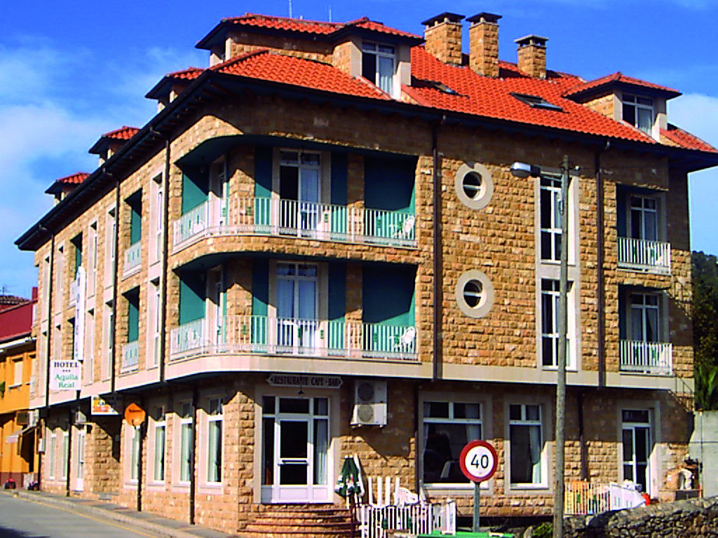Hotel Águila Real Onís Exterior foto